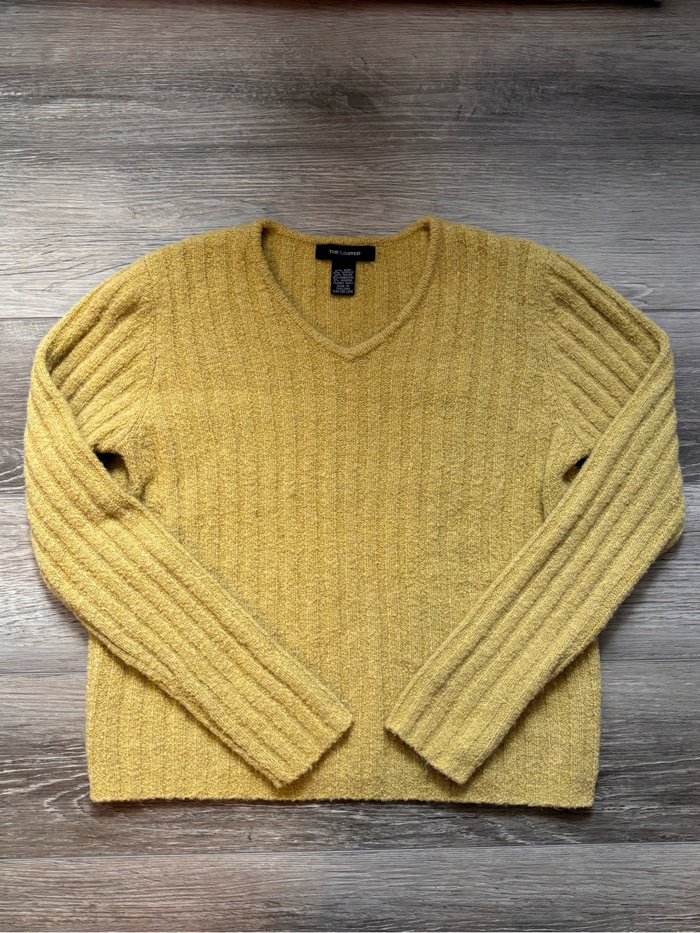 💚The Limited💚 V-Neck Vintage Sweater